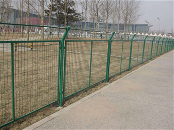 公路护栏网